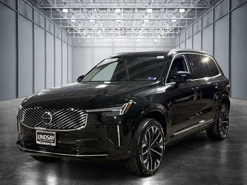 Onyx Black 2026 Volvo XC90 Plus