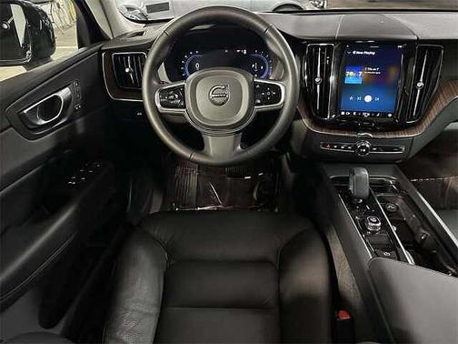 2024 Volvo XC60 Plus