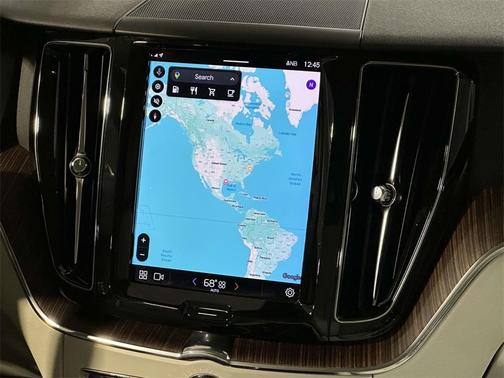 2022 Volvo XC60 B5 FWD Momentum