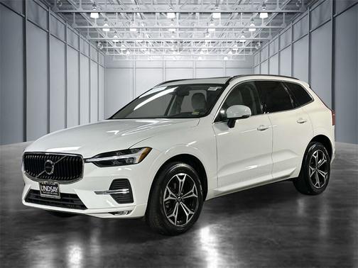 2022 Volvo XC60 B5 FWD Momentum