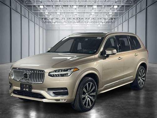 2023 Volvo XC90 Plus