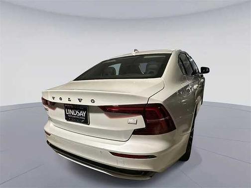 2023 Volvo S60 Recharge Plug-In Hybrid Plus
