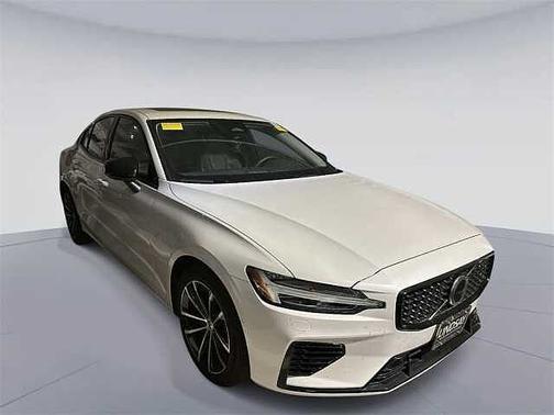 2023 Volvo S60 Recharge Plug-In Hybrid Plus