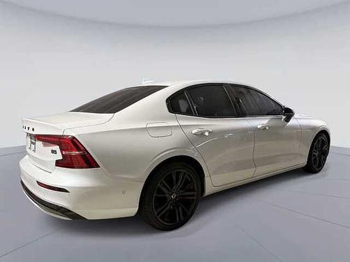 Crystal White 2023 Volvo S60 Plus