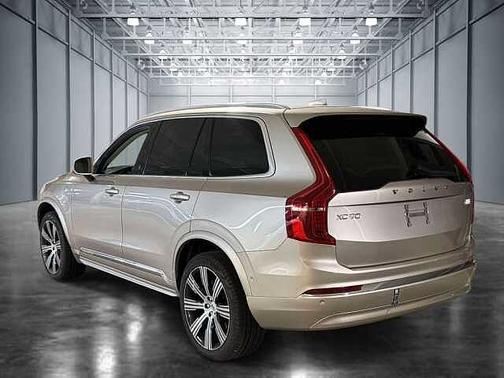 Bright Dusk 2023 Volvo XC90 Plus