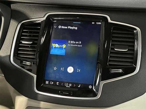 2025 Volvo XC90 Plus