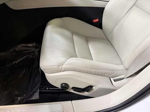 2023 Volvo V60 Cross Country Plus