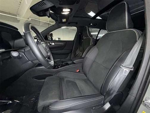 2023 Volvo XC40 Ultimate