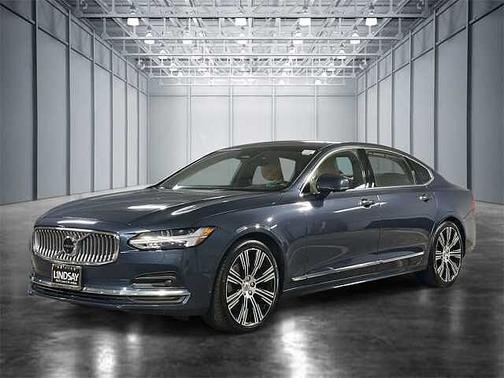 2022 Volvo S90 