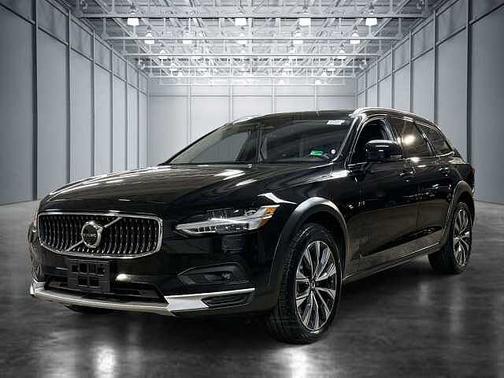 2024 Volvo V90 Cross Country Plus