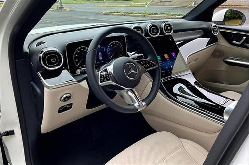 2025 Mercedes-Benz GLC 300 4MATIC
