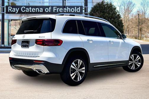 Polar White 2026 Mercedes-Benz GLB 250 4MATIC