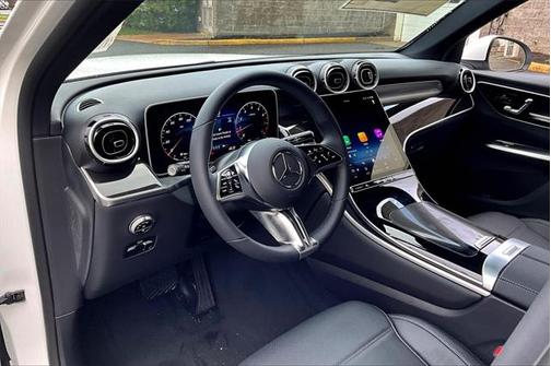 2025 Mercedes-Benz GLC 300 4MATIC