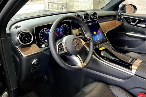2025 Mercedes-Benz GLC 300 4MATIC