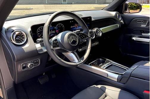 2025 Mercedes-Benz GLB 250 4MATIC