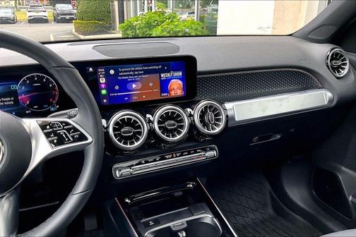 Polar White 2026 Mercedes-Benz GLB 250 4MATIC
