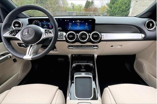 2025 Mercedes-Benz GLB 250 4MATIC