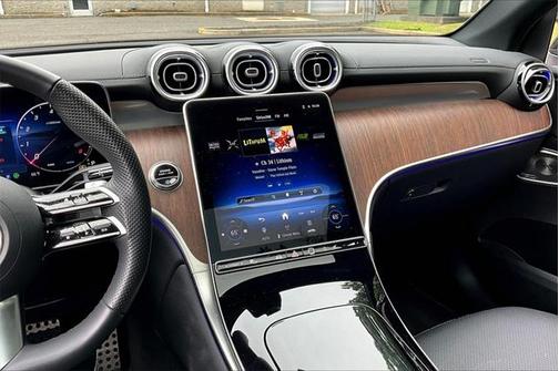 2025 Mercedes-Benz GLC 300 4MATIC