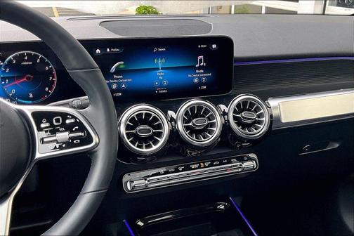 Polar White 2023 Mercedes-Benz GLB 250 4MATIC
