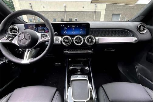 2025 Mercedes-Benz GLB 250 4MATIC