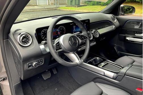 2025 Mercedes-Benz GLB 250 4MATIC