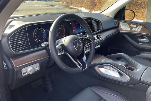 Black 2026 Mercedes-Benz GLE 450 4MATIC