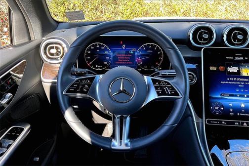 2025 Mercedes-Benz GLC 300 4MATIC