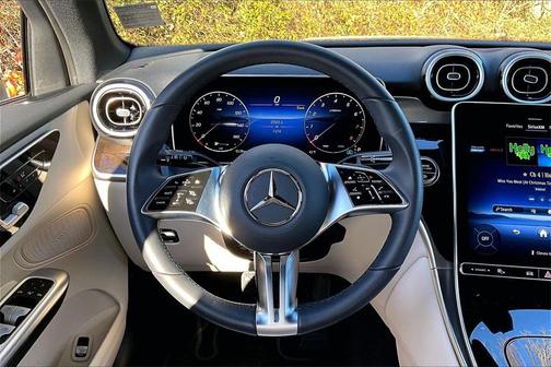 2025 Mercedes-Benz GLC 300 4MATIC