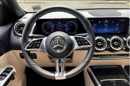 2025 Mercedes-Benz GLB 250 4MATIC