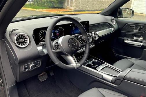 2025 Mercedes-Benz GLB 250 4MATIC