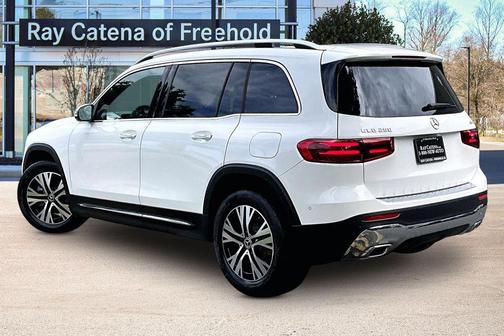 Polar White 2026 Mercedes-Benz GLB 250 4MATIC