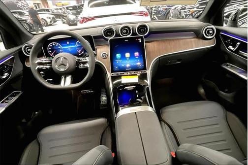 2025 Mercedes-Benz GLC 300 4MATIC