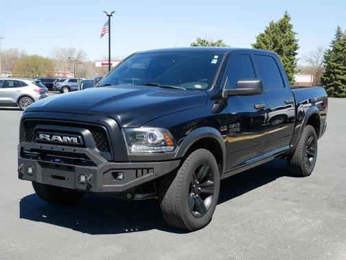 Diamond Black Crystal Pearlcoat 2021 RAM 1500 Classic Warlock Crew Cab 4x4 5'7' Box