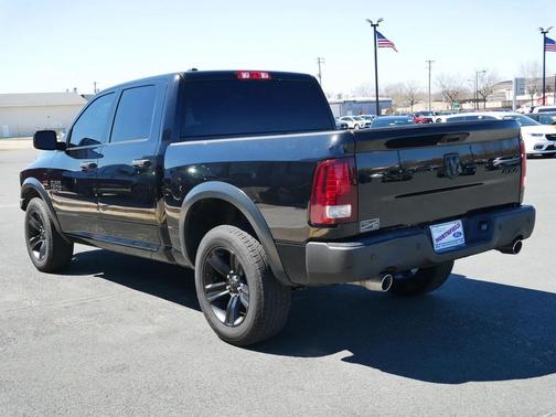 Diamond Black Crystal Pearlcoat 2021 RAM 1500 Classic Warlock Crew Cab 4x4 5'7' Box