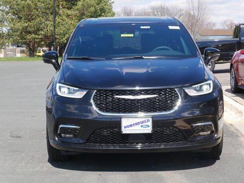 2025 Chrysler Pacifica L