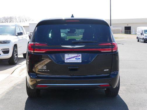 2025 Chrysler Pacifica L