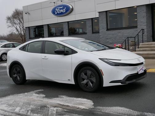 2025 Toyota Prius LE