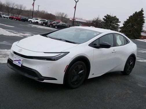 2025 Toyota Prius LE