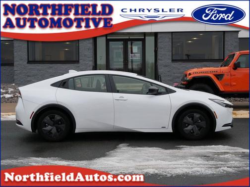 2025 Toyota Prius LE