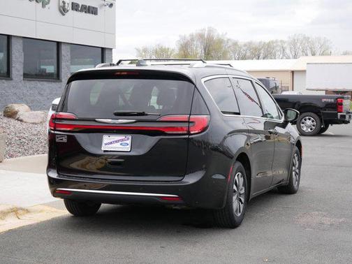 2021 Chrysler Pacifica Hybrid Touring L