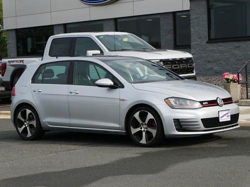 2015 Volkswagen Golf GTI 2.0T SE 4-Door