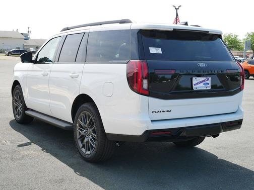 Oxford White 2026 Ford Expedition Platinum