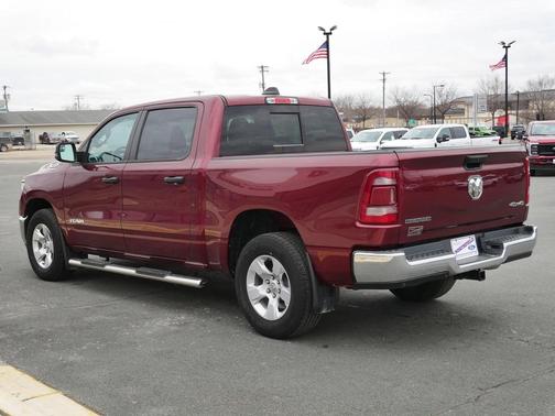 Delmonico Red Pearlcoat 2023 RAM 1500 Big Horn/Lone Star