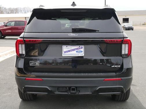 Agate Black Metallic 2025 Ford Explorer ST-Line