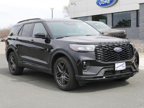 Agate Black Metallic 2025 Ford Explorer ST-Line