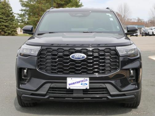 Agate Black Metallic 2025 Ford Explorer ST-Line