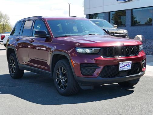 Velvet Red Pearlcoat 2025 Jeep Grand Cherokee Altitude