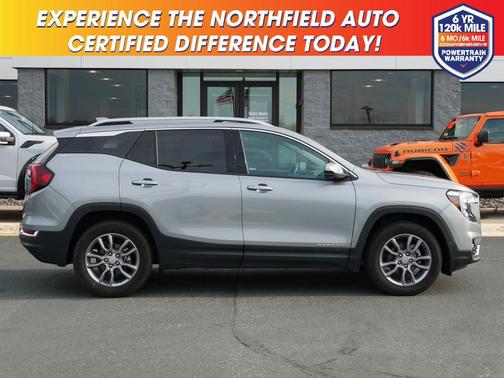 2024 GMC Terrain SLT
