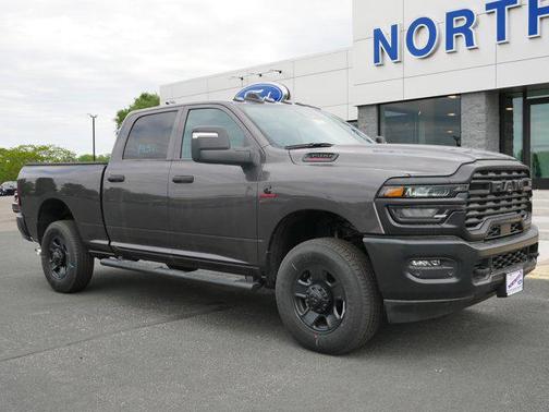 2025 RAM 3500 Tradesman Crew Cab 4x4 6'4' Box