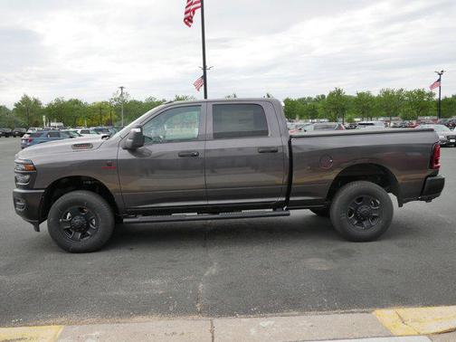 2025 RAM 3500 Tradesman Crew Cab 4x4 6'4' Box